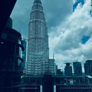 The Sky Klcc Apartment